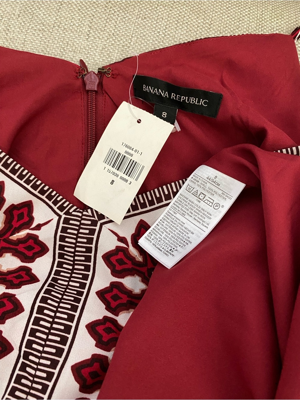 NWT Banana Republic Midi Dress in Burgundy Bandana Inspired Print Sz 8 - Picture 3 of 3